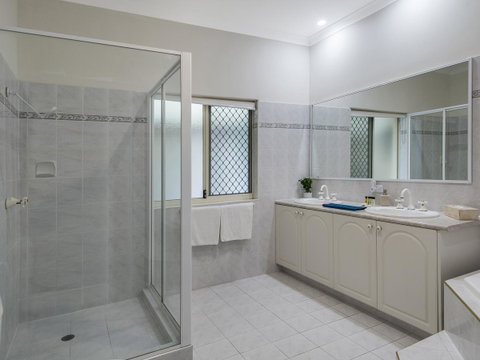 Luxury Federation Style Home - Sleeps 10 - Accommodation Broome 13