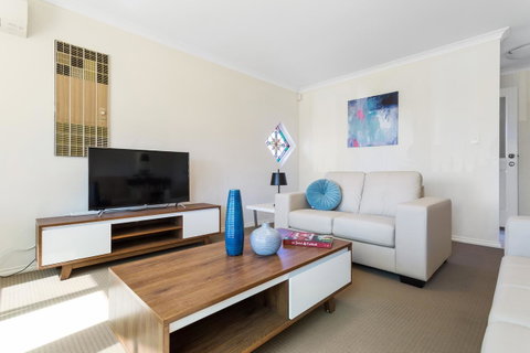 Como South Perth Villa - Accommodation Broome 1