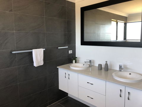 The Shak Kalbarri - Accommodation Broome 9