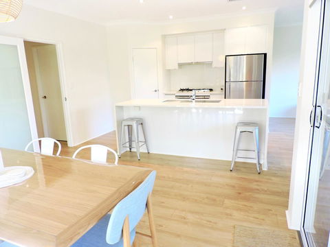 Contemporary Cove - Quindalup - Accommodation Broome 6