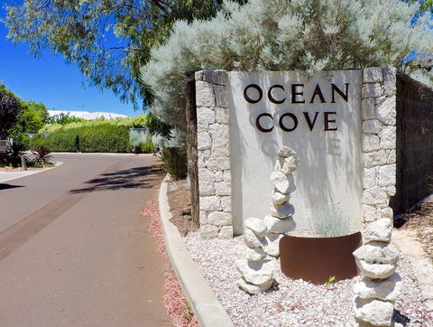 Contemporary Cove - Quindalup - Accommodation Broome 1