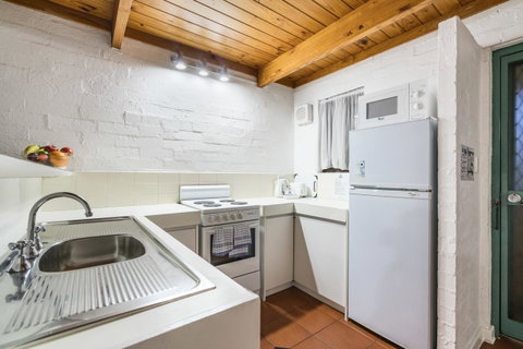 Cottesloe Beach Chalets - Accommodation Broome 34