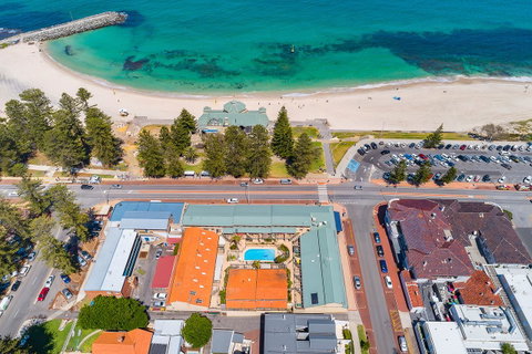Cottesloe Beach Chalets - Accommodation Broome 12