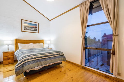 Cottesloe Beach Chalets - Accommodation Broome 3