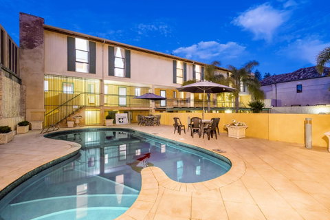 Cottesloe Beach Chalets - Accommodation Broome 11