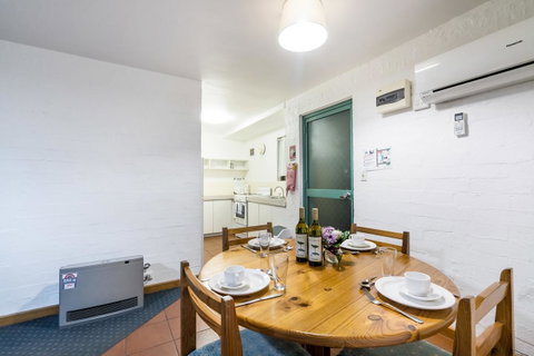 Cottesloe Beach Chalets - Accommodation Broome 36