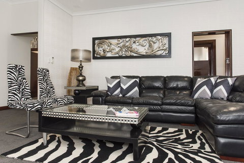 Big House Heated Pool 11 Beds Como / South Perth / Applecross - Accommodation Broome 7