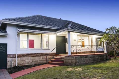 Big House Heated Pool 11 Beds Como / South Perth / Applecross - Accommodation Broome 5