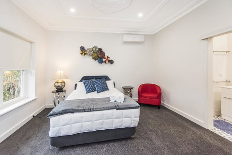 Big House Heated Pool 11 Beds Como / South Perth / Applecross - Accommodation Broome 14