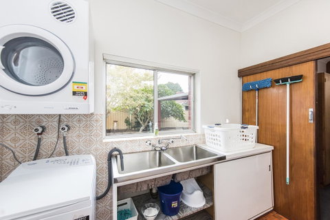 Big House Heated Pool 11 Beds Como / South Perth / Applecross - Accommodation Broome 23