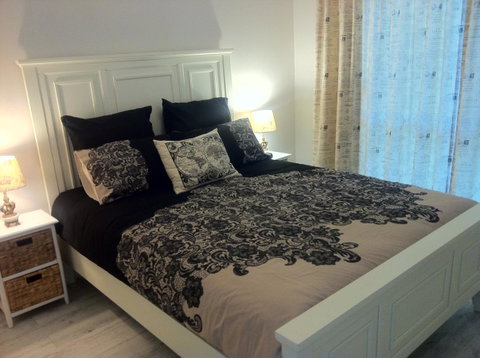 Applegate Lane Chalet - Accommodation Broome 9