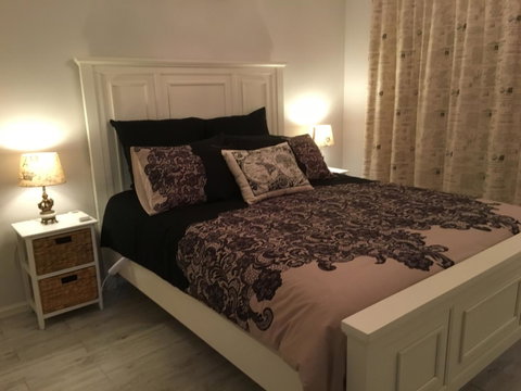 Applegate Lane Chalet - Accommodation Broome 8