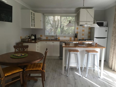 Applegate Lane Chalet - Accommodation Broome 12