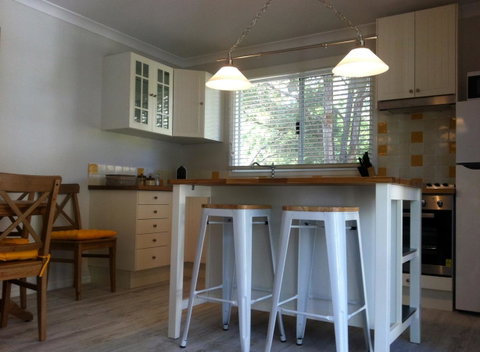 Applegate Lane Chalet - Accommodation Broome 13