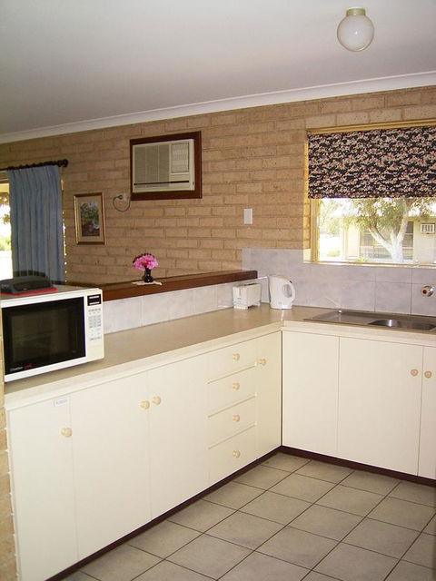 Kalbarri Riverfront Unit - Accommodation Broome 12