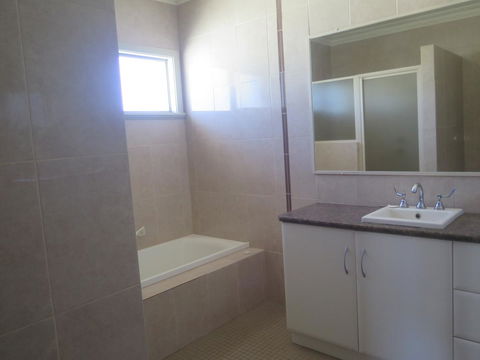 Kalbarri Riverfront Unit - Accommodation Broome 11