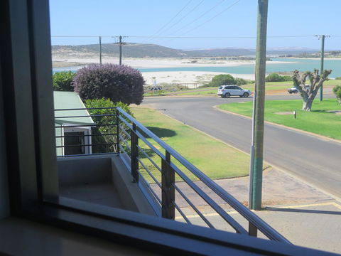 Kalbarri Riverfront Unit - Accommodation Broome 4