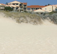 Scarborough  Absolutely Beachfront - Accommodation Broome