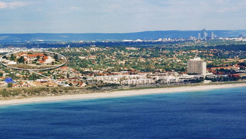 Scarborough & Absolutely Beachfront - Accommodation Broome 1