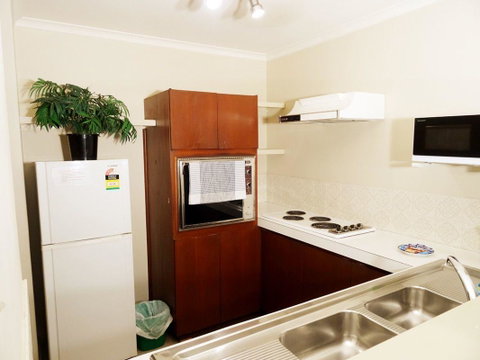 Scarborough & Absolutely Beachfront - Accommodation Broome 12