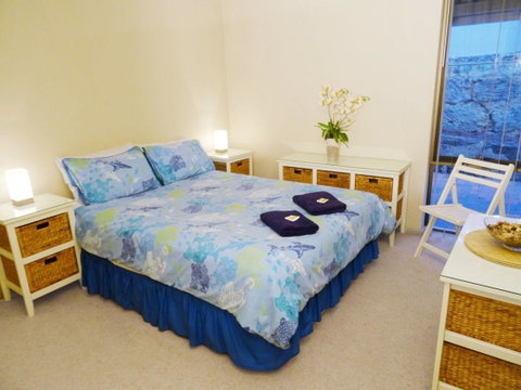 Scarborough & Absolutely Beachfront - Accommodation Broome 13