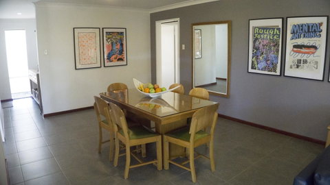 Relax, Bright & Airy Garden Villa - Accommodation Broome 16