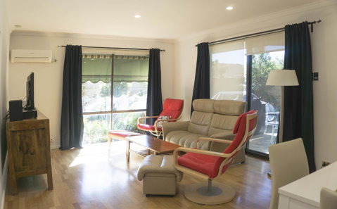 Relax, Bright & Airy Garden Villa - Accommodation Broome 5
