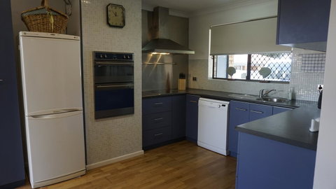 Relax, Bright & Airy Garden Villa - Accommodation Broome 37