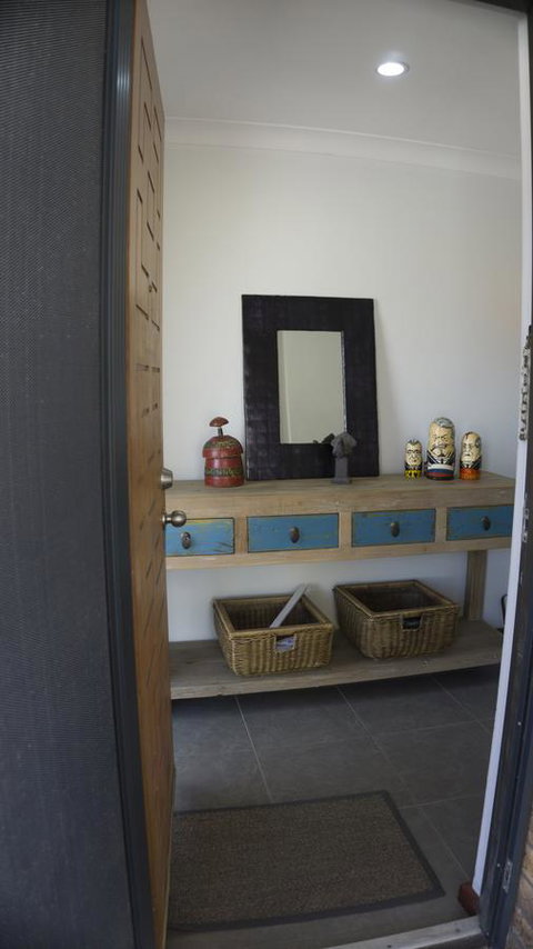 Relax, Bright & Airy Garden Villa - Accommodation Broome 7