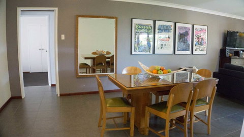 Relax, Bright & Airy Garden Villa - Accommodation Broome 15