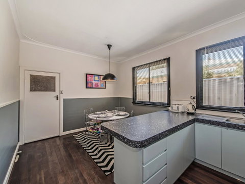 Panoramique Holiday Home With A View - Accommodation Broome 10