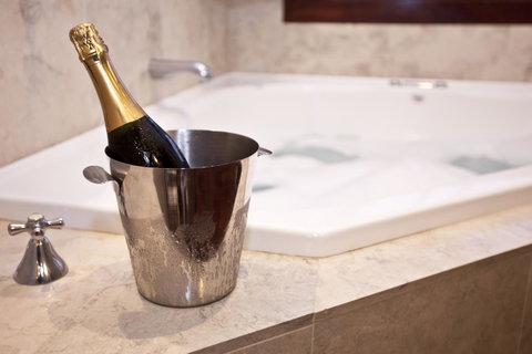 Caves House Hotel & Apartments Yallingup - Accommodation Broome 1