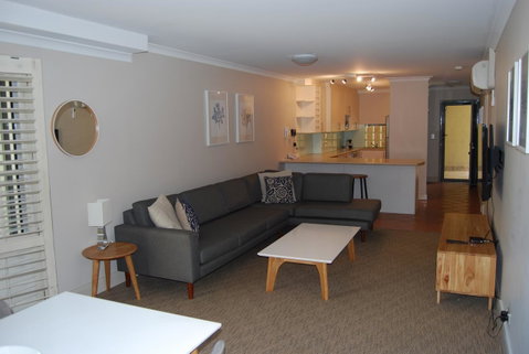 Absolute Beachfront Scarborough - Accommodation Broome 1