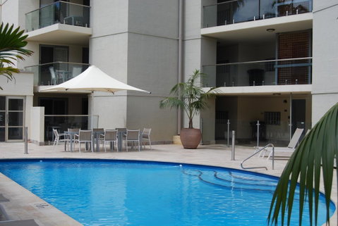 Absolute Beachfront Scarborough - Accommodation Broome 8