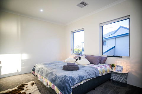 VIP Stays - Villa De Burswood Luxury 3BR Suite W/ King Bed FREE WIFI - Accommodation Broome 19