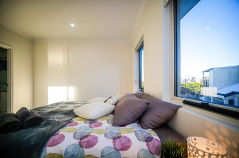 VIP Stays - Villa De Burswood Luxury 3BR Suite W/ King Bed FREE WIFI - Accommodation Broome 1