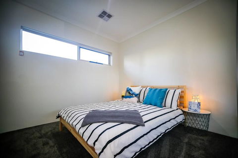 VIP Stays - Villa De Burswood Luxury 3BR Suite W/ King Bed FREE WIFI - Accommodation Broome 20