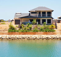 27 Corella Court - Exquisite Marina Home With a Pool and Wi-Fi - Accommodation Broome