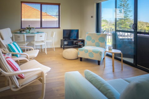 Cottesloe Beach On Napier - Accommodation Broome 0