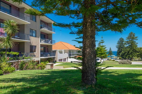 Cottesloe Beach On Napier - Accommodation Broome 2