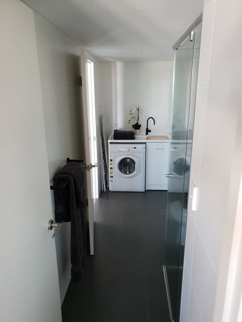 Modern Northbridge Apartment - Accommodation Broome 6