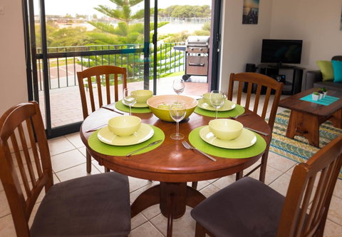 Cottesloe Sea Bliss Apartment - Accommodation Broome 5
