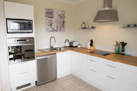 Cottesloe Sea Bliss Apartment - Accommodation Broome 3
