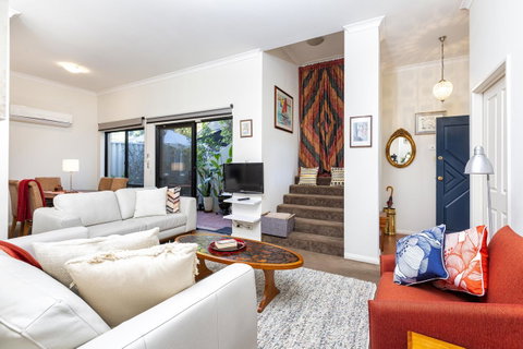 Como Executive Apartment - Accommodation Broome 9