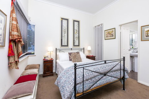 Como Executive Apartment - Accommodation Broome 6