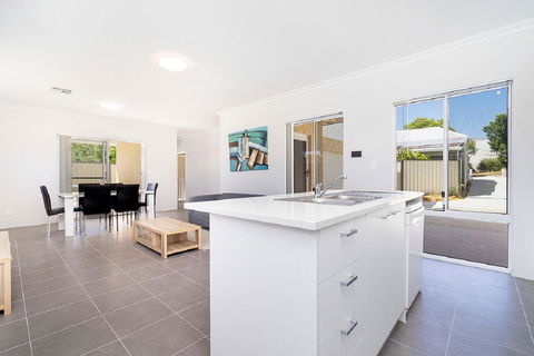 Victoria Park Town House - Accommodation Broome 0