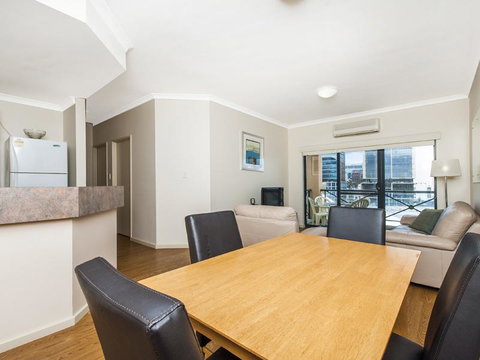 James On The Park - Executive Escapes - Accommodation Broome 1