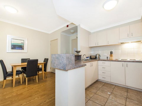 James On The Park - Executive Escapes - Accommodation Broome 16