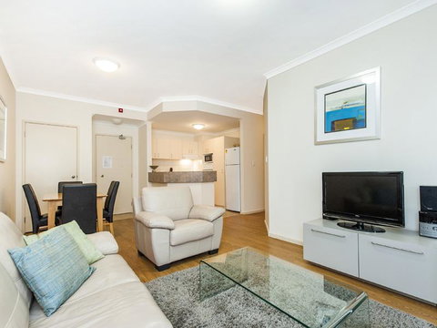 James On The Park - Executive Escapes - Accommodation Broome 10