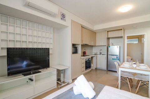 Boutique Carousel Apartment - Accommodation Broome 3